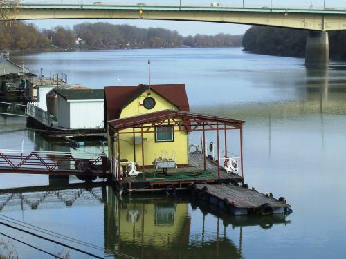 Szeged Vengrija, Tisza, Plūduriuojantis Namas, Upės Tiltas, Sklypas, Laivas, Plaukimo Priemonės, Riverside, Ruduo