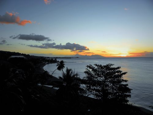 Tahiti, Saulėlydis, Sala