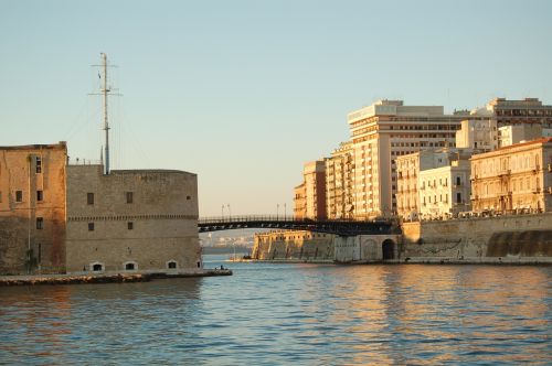 Taranto, Vandens Kelias, Pontegirevolis