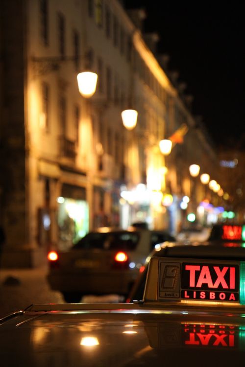 Taksi, Portugal, Lisbonas, Centro, Kelias, Naktinis Gyvenimas, Naktis, Žibintai