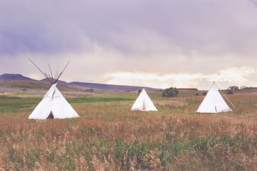 Teepee, Lauke, Kempingas, Vasara, Indijos, Gimtoji, Amerikietis, Palapinė, Kelionė, Gamta, Stovykla, Prieglobstis, Dangus, Wigwam, Tradicinis, Drobė, Vakaruose, Šiaurė, Usa, Vaizdingas, Laukiniai, Kalnas, Kraštovaizdis, Dykuma, Peizažas, Slėnis, Žygiai, Saulėlydis, Dusk, Nuotykis, Klajoti, Vaiduoklis