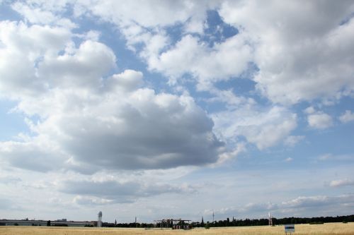 Tempelhof, Oro Uostas, Debesys, Platus, Dangus, Vasara