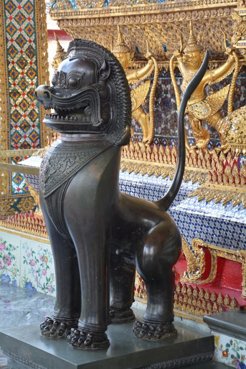 Smaragdinės Budos Šventykla, Paukštis Su Žmogaus Galva, Liūtas, Tailandas