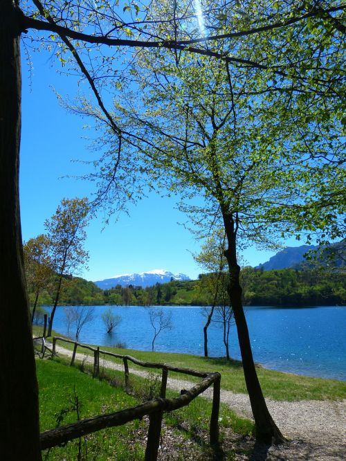 Tenno Ežeras, Lago Di Tenno, Italy, Toli, Kalnai, Vanduo, Promenada, Takas, Gamta, Laisvalaikis, Medžiai, Kraštovaizdis, Saulėtas