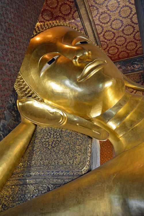 Tailandas, Bangkokas, Atsitraukiama Buda