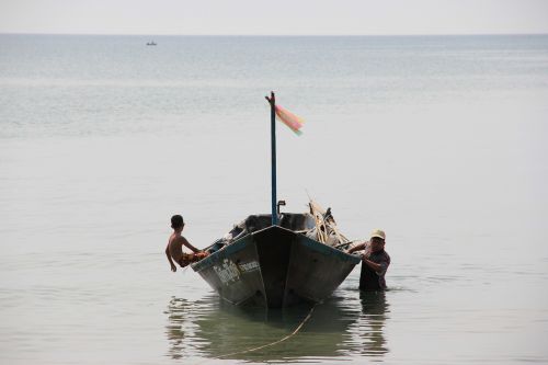 Tailandas, Rayong, Žvejybos Laivas, Tėvas Ir Sūnus, Papludimys