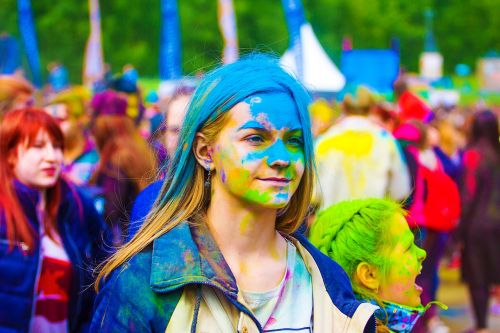 Spalvų Festivalis, Holly, Moscow, Apkabinti, 2017, Flashmob, Žmonės, Dažyti, Moterys, Sėdi, Nuotrauka, Vaizdas, Grožis, Indija, Simbolis, Istorinis, Dangus, Vaikščioti, Vasara, Mėlynas, Raudona, Geltona, Žalias, Vyras, Daug Žmonių, Lietus, Šviesus, Pižamos, Vaikų Pižamos, Gyvūnai, Kengūra