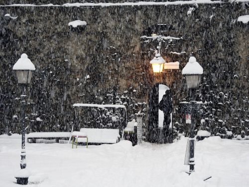 Vinadio Fortas, Sniegas, Gatvės Šviesos