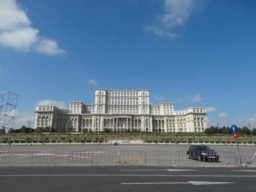 Parlamento Namai, Konstitucijos Aikštė, Bukareštas