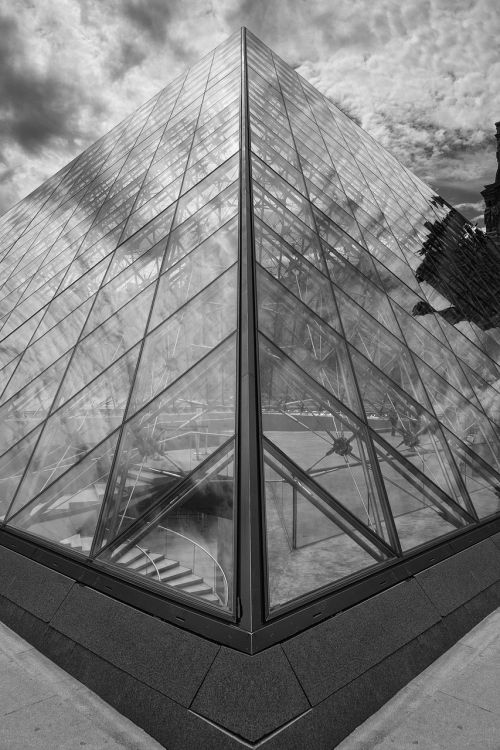 Žalumos Piramidė, Juoda Ir Balta, Piramidė, France, Paris, Muziejus