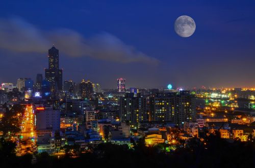 Miesto Kraštovaizdis, Kaohsiung, Taivanas, Mėnulis, Miestas, Naktinis Vaizdas, Kaupia, Mėlyna Diena