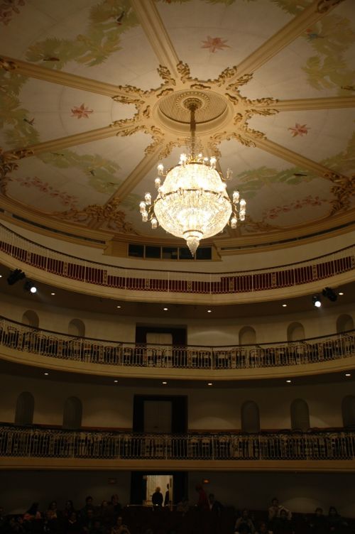 Teatras, Liustra, Savivaldybė