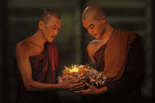 Teravada Budizmo, Vienuoliai, Perduoti Žvakę, Žvakė Tamsoje, Budizmas, Theravada, Tradicinis, Dvasingumas, Religinis, Ceremonija, Garbinimas