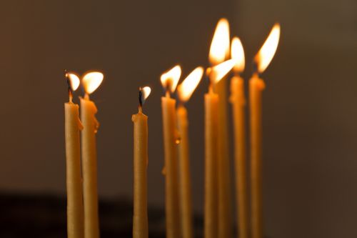 Šviesus,  Žvakė,  Žvakės,  Krikščionis,  Kalėdos,  Bažnyčia,  Tamsi,  Ugnis,  Liepsna,  Švytėjimas,  Žėrintis,  Plonas,  Karštas,  Šviesa,  Žibintai,  Religinis,  Ortodoksas,  Šiltas,  Vaškas,  Plonos Žvakes Bažnyčioje