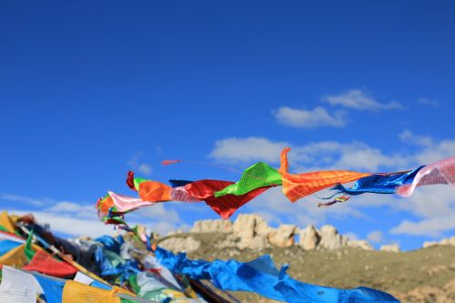 Tibetas, Maldos Vėliavos, Tikėjimas
