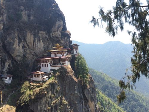 Tigro Lizdas, Butanas, Vienuolynas, Paro