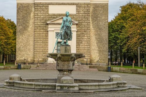 Fontanas, Tine, Orientyras, Husum, Nordfriesland, Adolf Brütt, Bronzos Statula