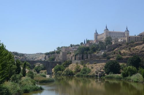 Toledo, Turizmas, Kelionė, Kelionė, Pilis, Kraštovaizdis, Dangus, Mėlynas, Važiuoti, Mėlynas Dangus, Vasara, Gamta, Kelias, Vanduo, Diena