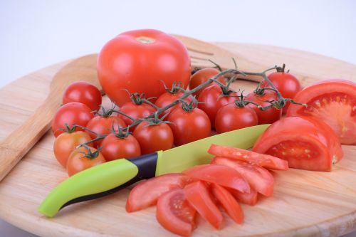 Pomidoras, Vyšnių Pomidorai, Pjaustytas Pomidoras, Medinė Lenta, Salotos, Maistas Mano Sveikatai