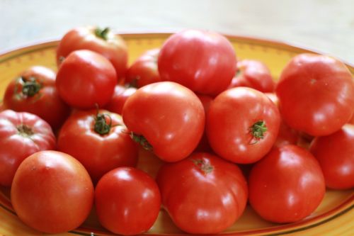 Pomidoras, Iš Arti, Derlius, Raudona, Šviežias, Vegetariškas, Sveikas, Maistas, Skanus, Iš Arti, Ekologiškas, Daržovės, Plokštė