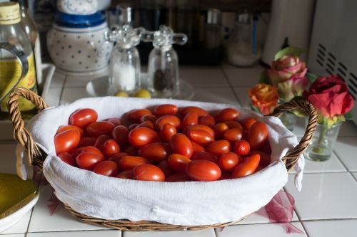 Pomidoras, Kiaušiniai Pomidorai, Krepšelis, Druska, Pipirai, Alyvuogių Aliejus, Rožė, Virtuvė, Plytelės, Balta