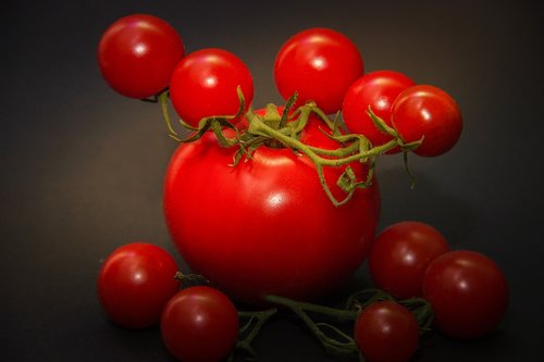 Pomidorai,  Raudona,  Žalias,  Stiebas,  Makro,  Iš Arti,  Daržovės,  Maisto,  Šviežias,  Sveiki,  Prinokę,  Bio,  Valgyti,  Vitaminai,  Skanus,  Vegetarų,  Dieta