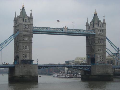 Bokšto Tiltas, Londonas, Tiltas, Upė