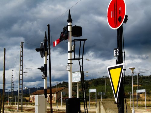 Eismo Signalai,  Ženklai,  Signalai,  Eismo,  Traukinys,  Geležinkelio,  Dangus,  Pasirašyti,  Transportas,  Industrija,  Signalo,  Mora La Nova