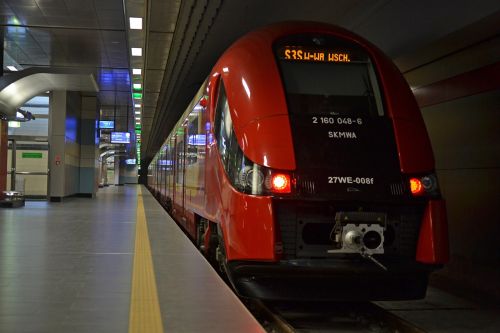 Traukinys, Metro, Stotis, Peronas