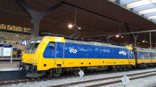 Traukinys, Nyderlandai, Stotis, Geležinkelis, Geležinkelis, Mėlyna Ir Geltona