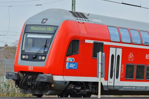 Traukinys, Geležinkelis, Viešosios Transporto Priemonės, Eismas, Transportas, Didelis Miestas, Munich, Važiuoti Traukiniu, Geležinkelių Transportas, Dinamika