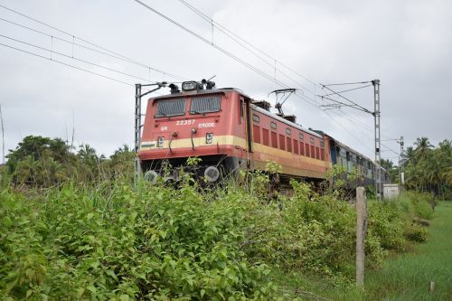 Traukinys, Kerala, Indija, Geležinkelis, Transportas, Senas, Geležinkelis, Gabenimas, Lauke, Medis, Keleivis, Vežimas, Gamta