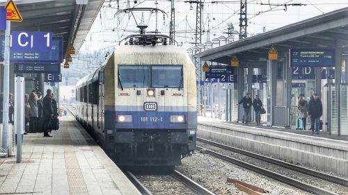 Traukinys,  Geležinkelis,  Stotis,  Geležinkelio Linija,  Rosenheimas,  Deutsche Bahn,  Ic,  Kelionė,  Be Honoraro Mokesčio