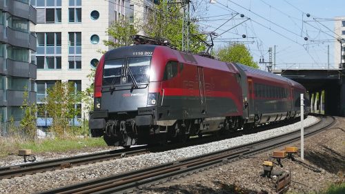 Traukinys,  Geležinkelis,  Geležinkelio Linija,  Transporto Sistema,  Stotis,  Kelionė,  Eismas,  Be Honoraro Mokesčio