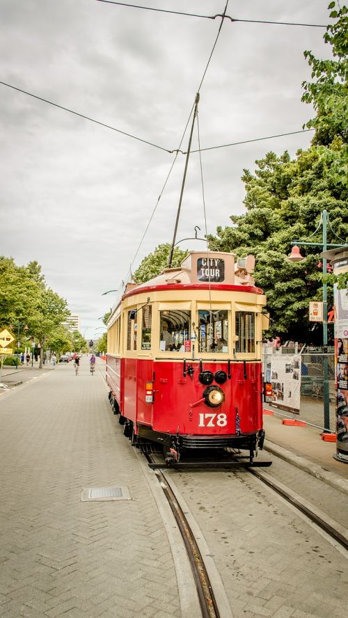 Tramvajus, Vaikščioti, Miestas