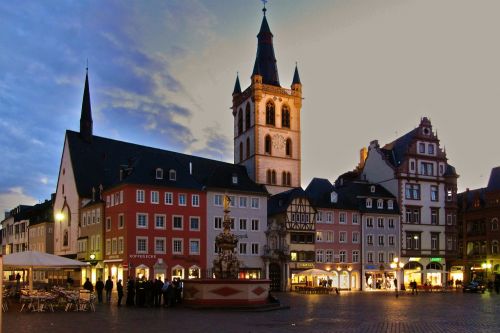 Trier, Abendstimmung, Kirchplatz, Naktis