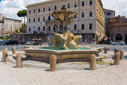 Tritonų Fontanas, Fontanas, Skulptūra, Piazza Barberini, Roma, Italy, Rodyti Vietą