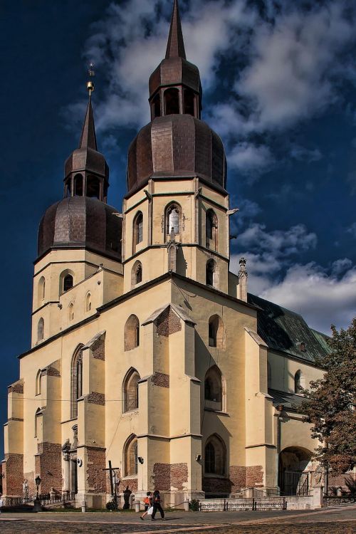 Trnava, Slovakija, Religija, Bažnyčia