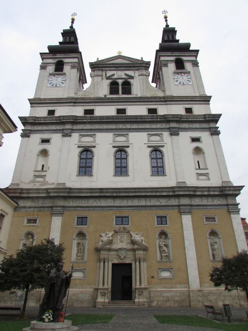 Trnava, Slovakija, Bažnyčia