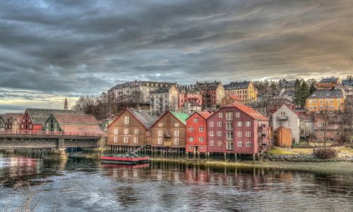 Trondheimas, Norvegija, Upė, Architektūra, Spalvinga, Kelionė, Europa, Turizmas, Vanduo, Atspindys, Kraštovaizdis, Gamta, Dangus, Lauke, Peizažas, Orientyras