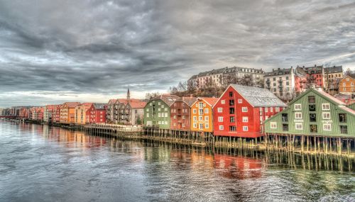 Trondheimas, Norvegija, Architektūra, Tiltas, Spalvinga, Upė, Europa, Skandinavija, Turizmas, Pastatas, Orientyras, Turistinis, Dangus