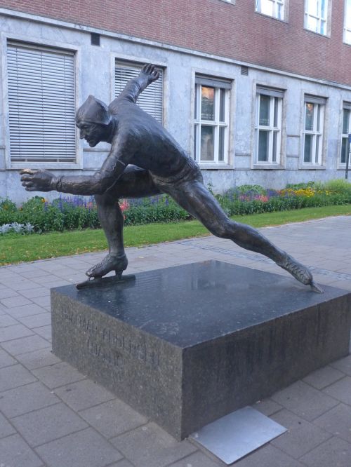Trondheimas, Skulptūra, Greičio Slidininkė