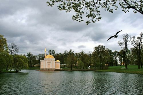 Tsarskoe Selo Turtas, Sankt Peterburgas, Tvenkinys, Koplyčia, Ornate, Medžiai