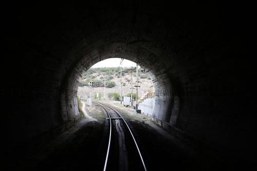 Tunelis, Geležinkelis, Traukinys, Kalnas, Krymas, Šviesa, Pabaiga, Bėgiai, Tamsa, Oras