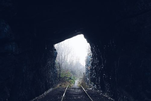Tunelis, Tamsi, Miškai, Miškas, Traukinys, Geležinkelis, Važiuoti, Transporto Priemonė, Gabenimas