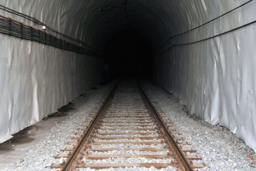 Tunelis, Traukinys, Keliai, Vias, Transportas, Geležinkelis, Geležinkeliai, Traukinių Stotis, Kelionė