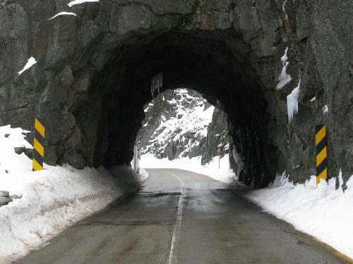 Tunelis, Kelias, Ledas