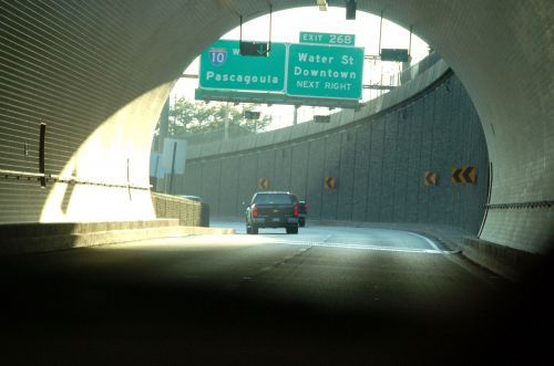 Tunelis,  Kelias,  Po Žeme,  Vairuoti,  Saulės Šviesa,  Ženklai,  Mobilus,  Alabama,  Pascagoula,  Atsiras,  Tunelio Važiavimas