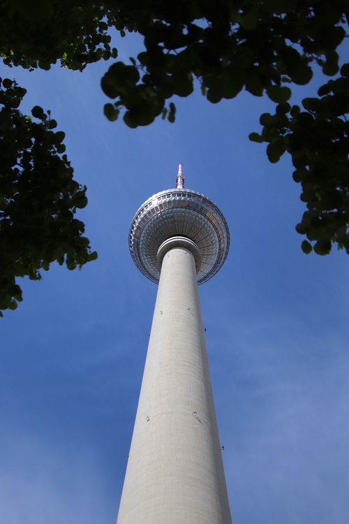 Tv Bokštas,  Alexanderplatz,  Berlynas,  Žymus Objektas,  Lankytinos Vietos,  Kapitalas,  Alex,  Statyba,  Radijo Bokštas,  Vokietija,  Architektūra,  Rutulinis,  Dangus,  Peržiūrėti,  Mėlyna,  Telespargel