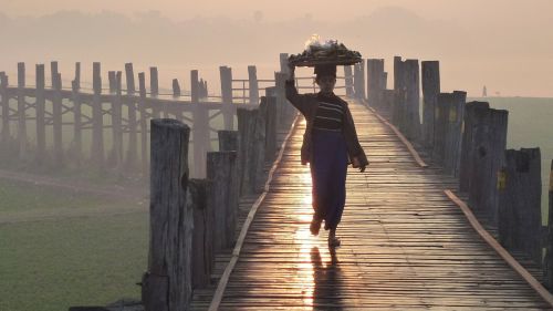 Tu Bein Tiltas, Mandalay, Mianmaras, Tiltas, Aušra, Asmuo, Vaikščioti, Moteris, Taungthaman Ežeras